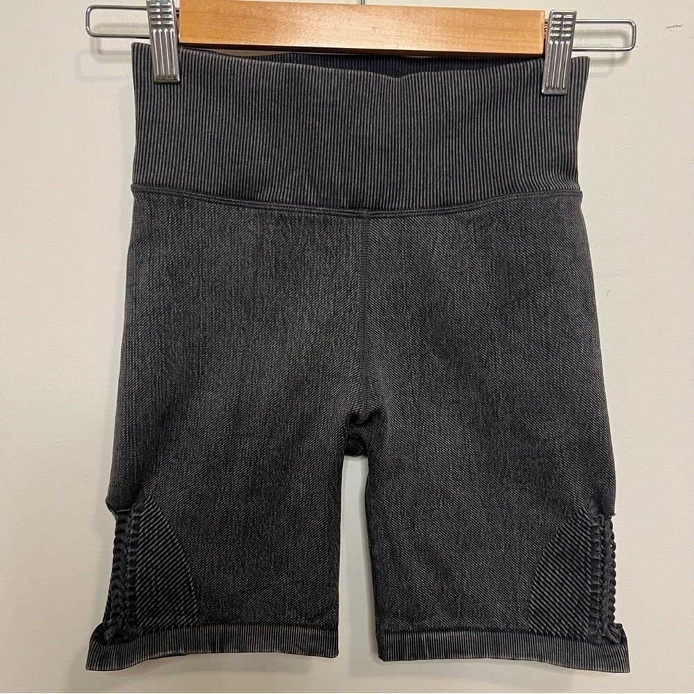 Offline by Aerie High-Rise Grey Biker Shorts High Waisted Elevated Yoga Active